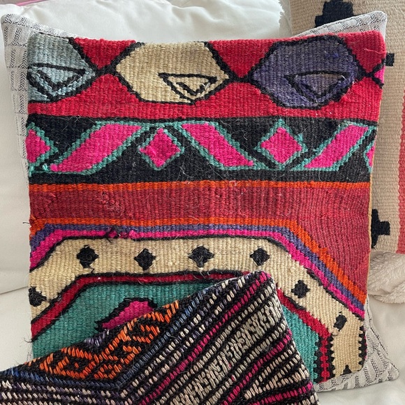 SOLD - Boho Chic Handwoven Turkish Kilim Pillow Set - Picture 5 of 6